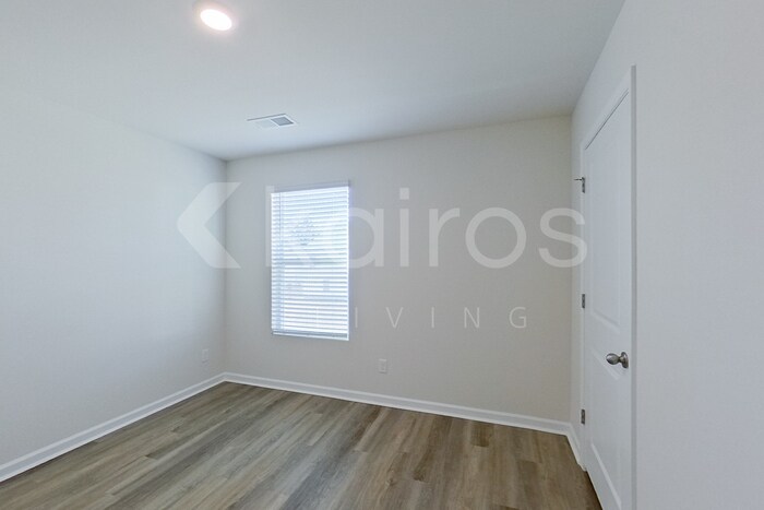 Building Photo - 116 Inez Ave