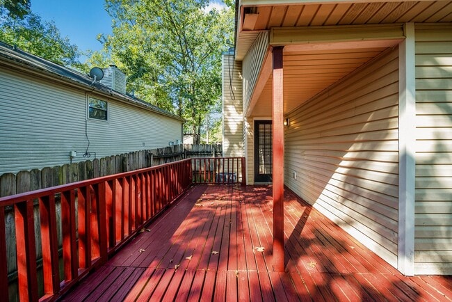 Building Photo - 24 Oak Ridge Dr