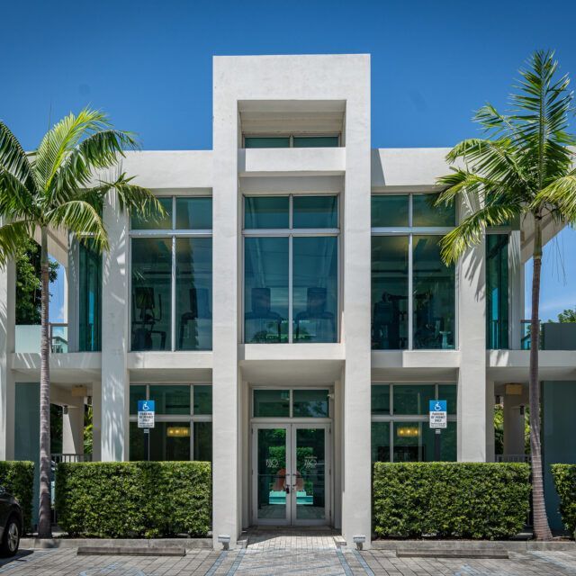 Building Photo - 1550 Brickell Ave