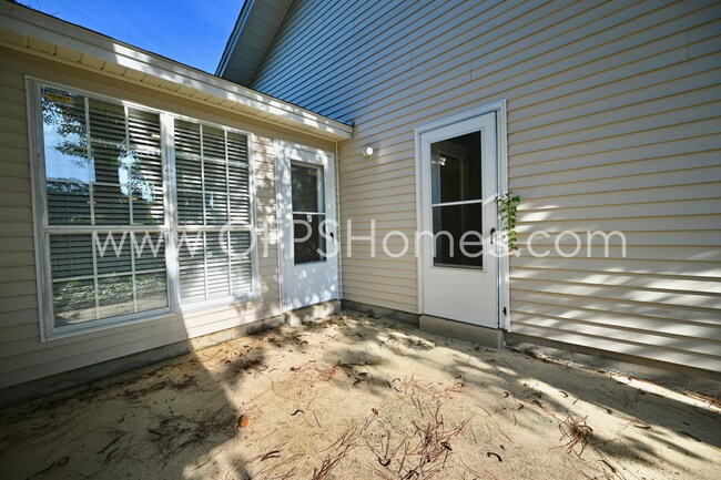 Building Photo - 636 Emerald Ln