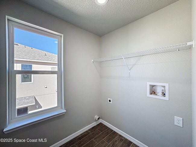 Building Photo - 534 L M Davey Ln