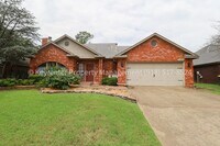 Building Photo - Recently Updated 3 Bed 2.5 Bath in Bixby - Move in Ready!