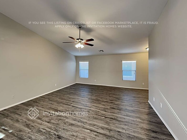 Building Photo - 1283 E Christopher St