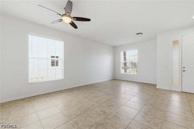Building Photo - 2639 Bellingham Ct