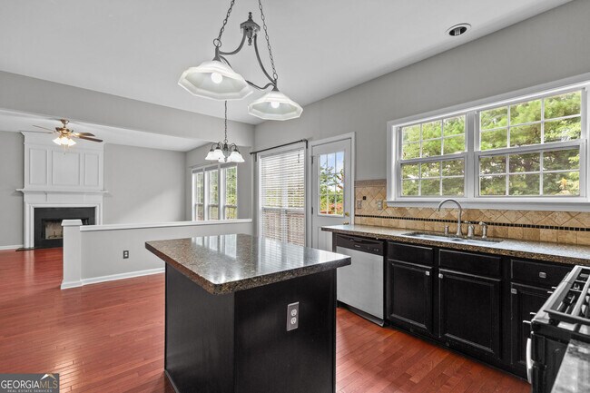 Building Photo - 2315 Hiawassee Dr NW