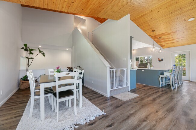 Building Photo - 645 US-12