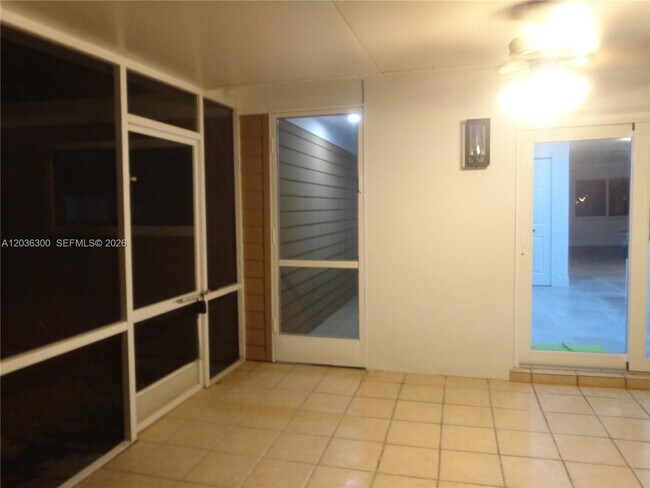 Building Photo - 1565 Thumb Point Dr