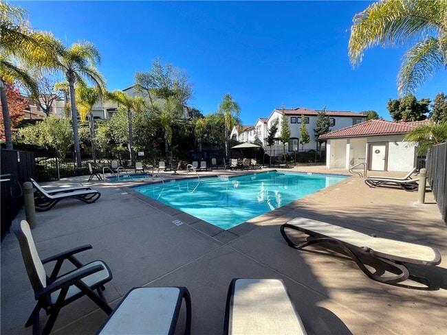 Building Photo - 5040 Codorniz Way