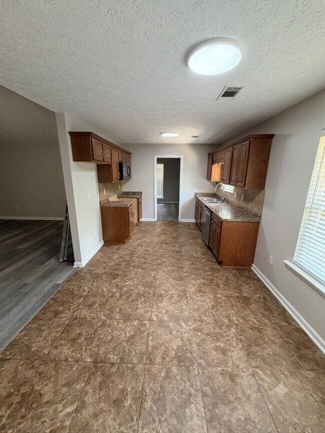 Building Photo - 207 Murfee Dr