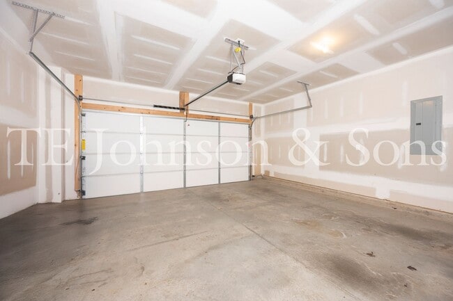 Building Photo - 5624 Baverhof Dr