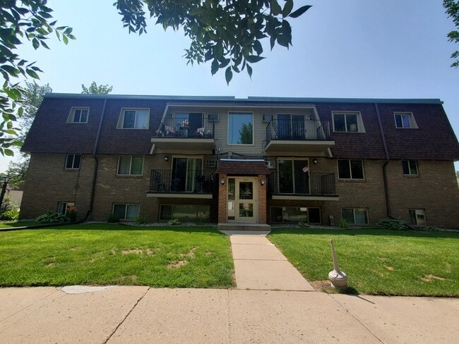 Building Photo - 1815 21st Ave S
