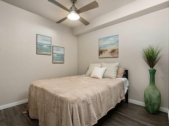 Building Photo - 619 E Eighth St