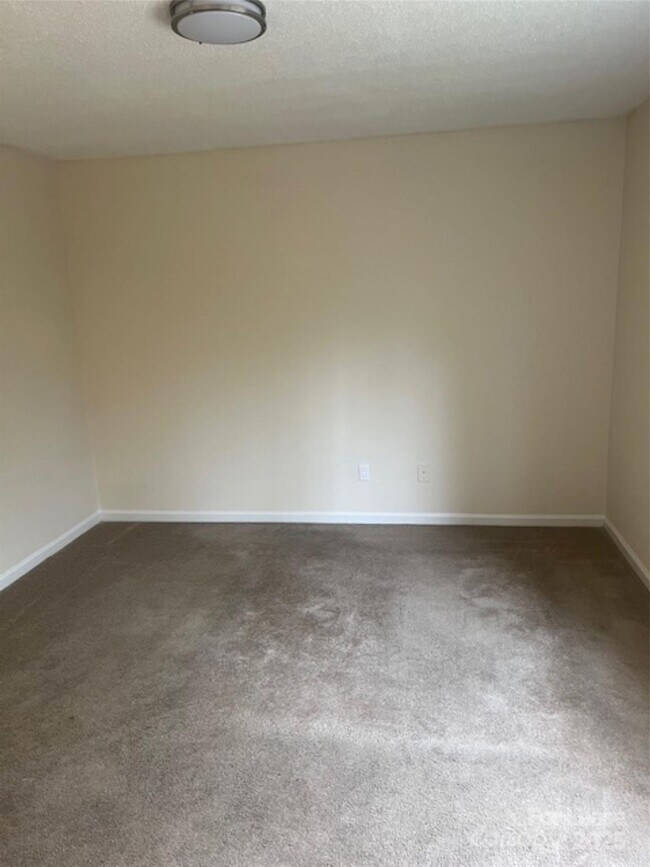 Building Photo - 437 Cedarcroft Dr