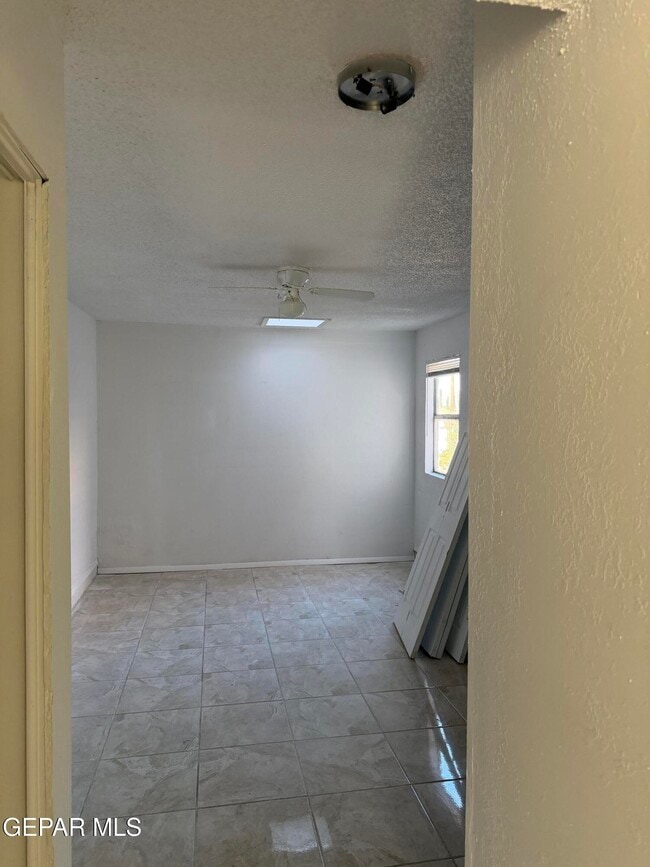 Building Photo - 408 N Resler Dr