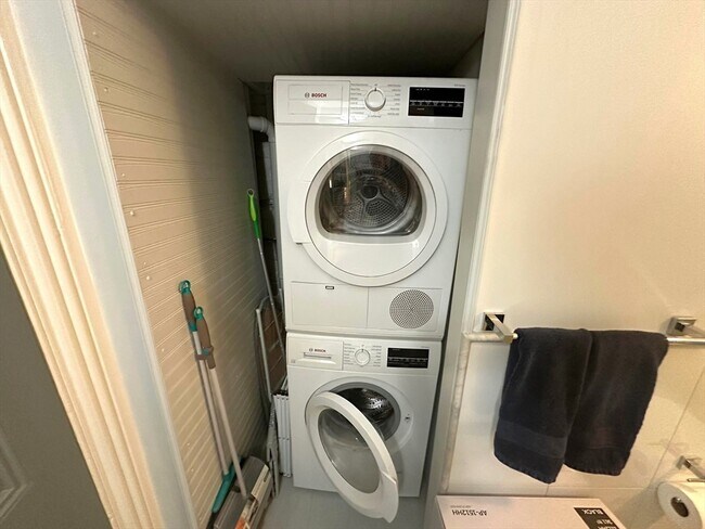 Building Photo - 88 Charles St