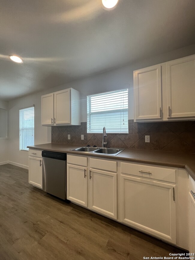 Building Photo - 9116 China Rose Dr