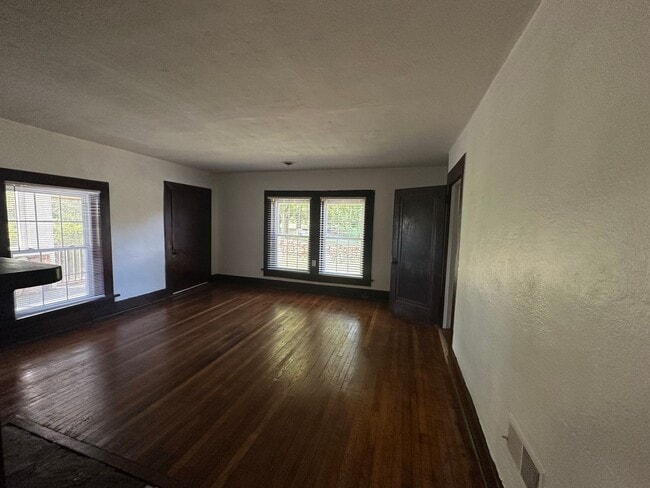 Building Photo - 1281 Otter Hill Rd