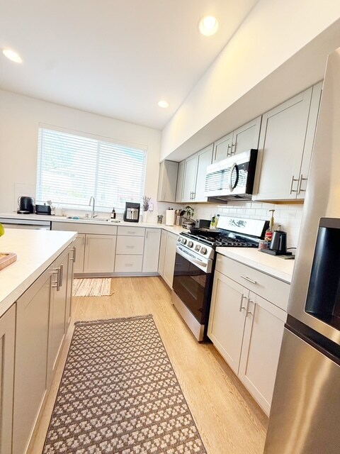 Building Photo - 1090 NW Dragonstone St
