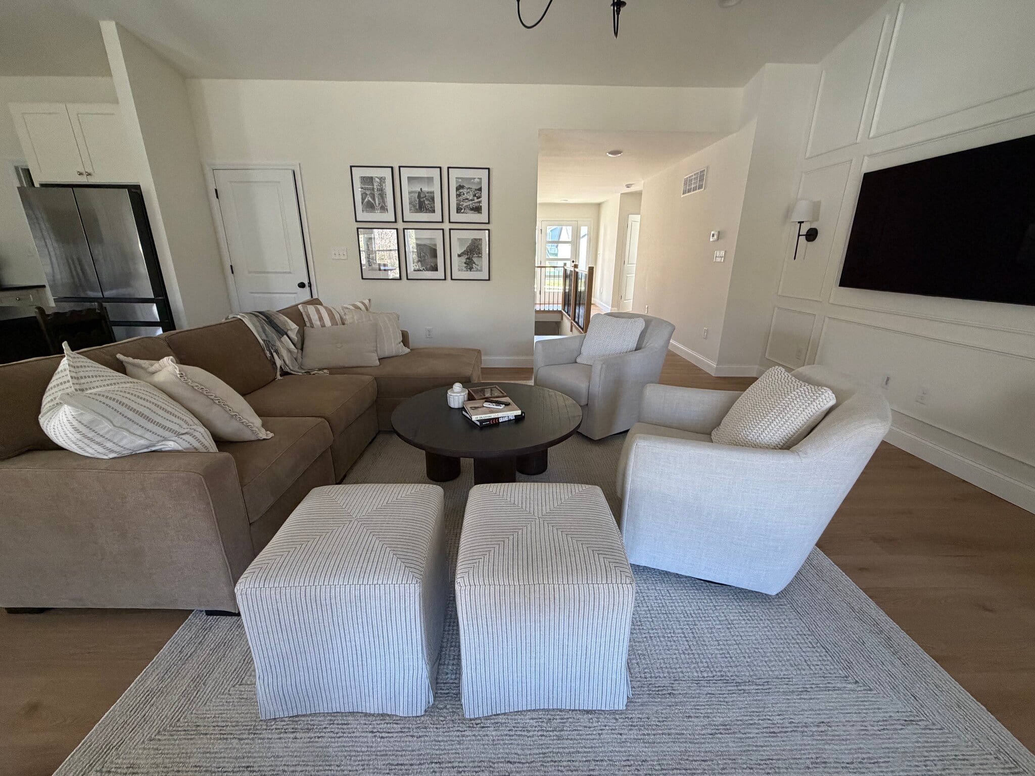 Living room with view of primary entrance - 4977 Knotty Alder Dr