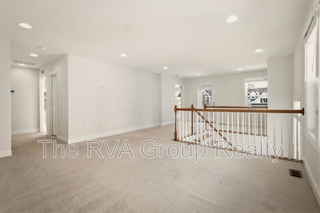 Building Photo - 5025 Rivermere Ln