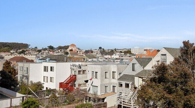 Building Photo - 332 6th Ave