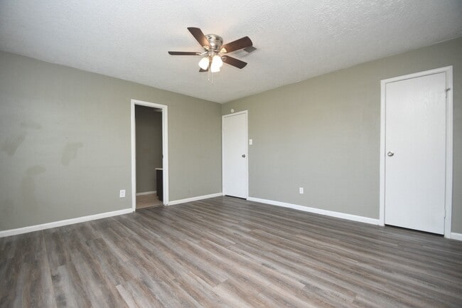 Building Photo - 379 Richvale Ln
