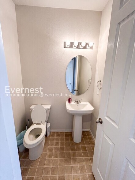 Building Photo - 2560 Gobi Dr