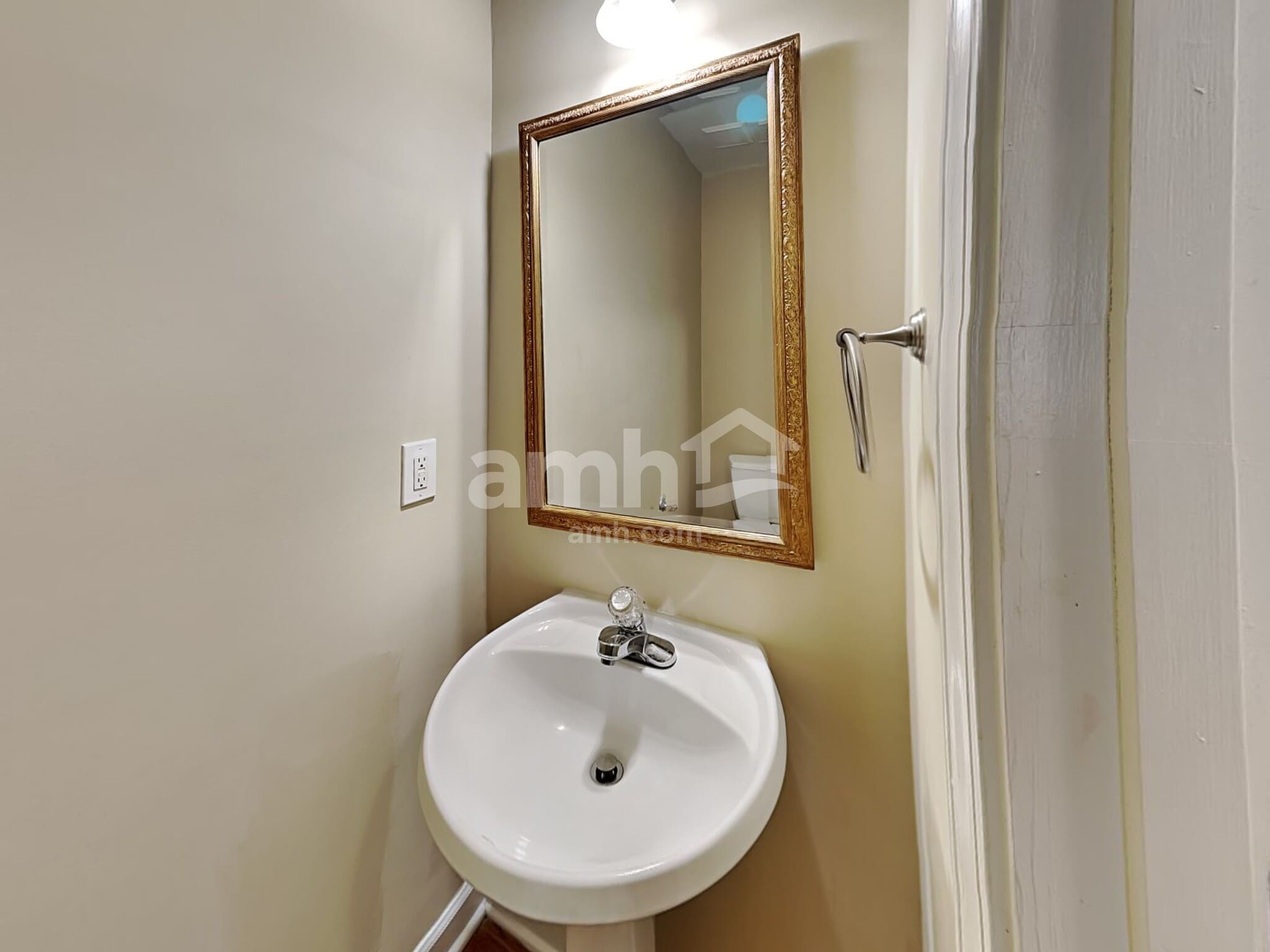 Building Photo - 993 Kintail Ct