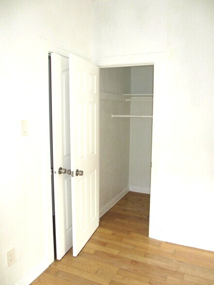 Building Photo - 1204 N Citrus Ave