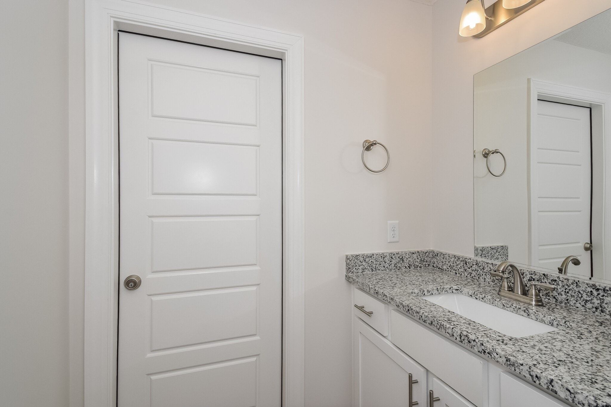 Building Photo - 1094 Walker Point Way