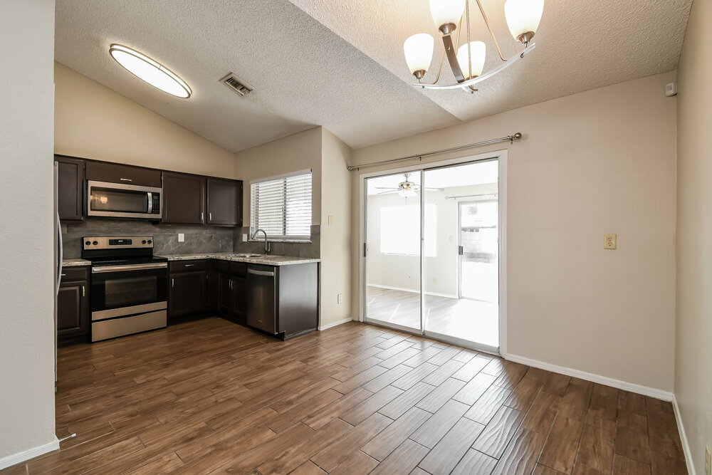 Building Photo - 3869 W Elgin St