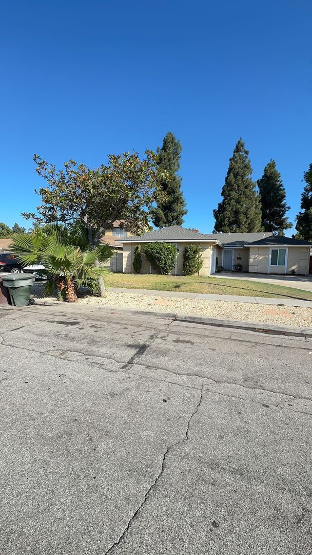Building Photo - Beautiful remodeled home in the heart of A...