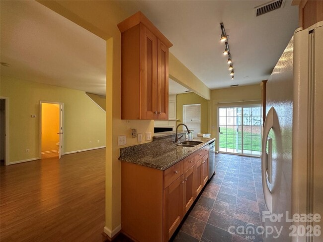 Building Photo - 6954 Beverly Springs Dr