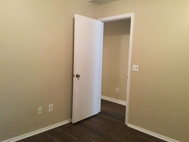 Building Photo - 317 McCoy Village Ct