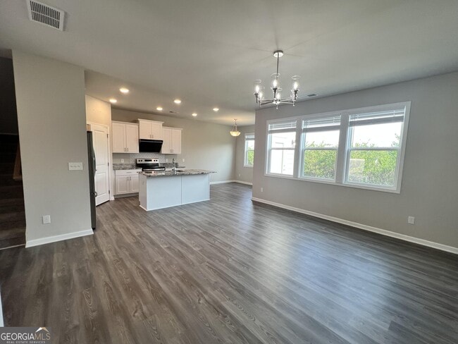 Building Photo - 124 Millers Ln