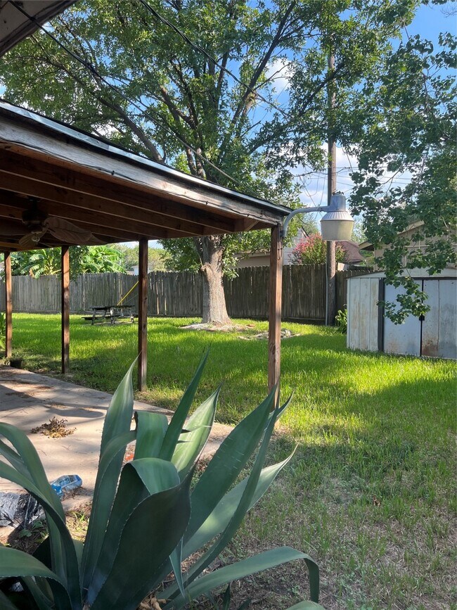 Building Photo - 5203 Markwood Ln