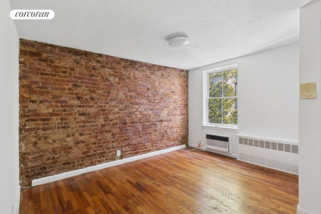 Building Photo - 207 W 22nd St
