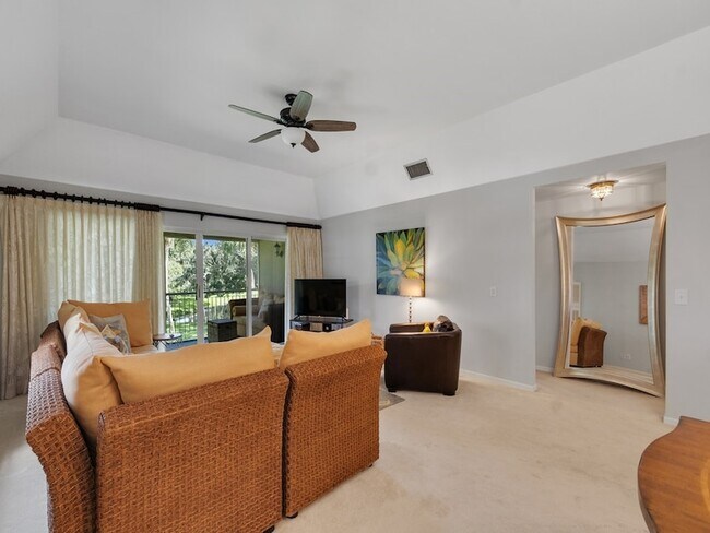 Building Photo - 101 Park Shores Cir