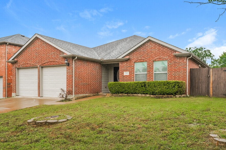 Building Photo - 711 River Run Dr