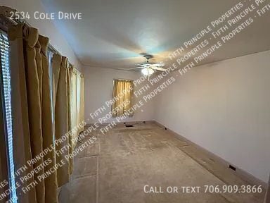 Building Photo - 2534 Cole Dr