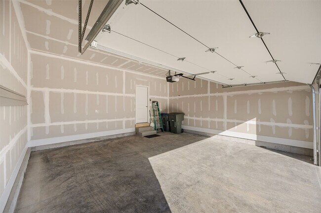 Building Photo - 30 Pheasant Ln