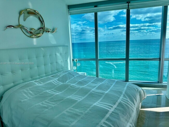 Building Photo - 17121 Collins Ave
