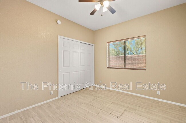 Building Photo - 15007 S 40th St
