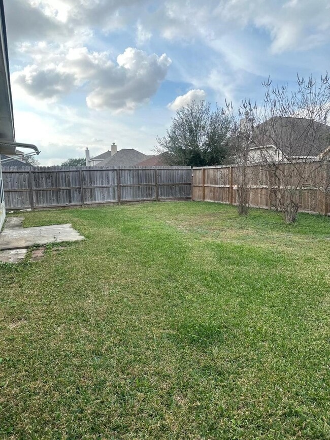 Building Photo - 19238 Anthurium Ct