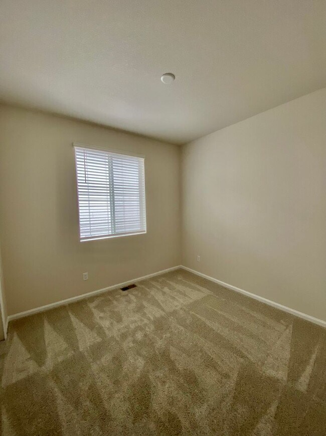 Building Photo - 8739 Scarborough Dr