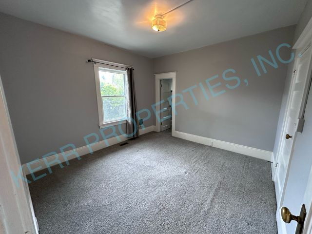 Building Photo - 2703 SE 71st Ave