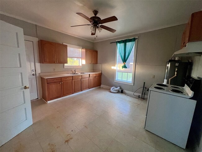 Building Photo - 621 Harrison Ln