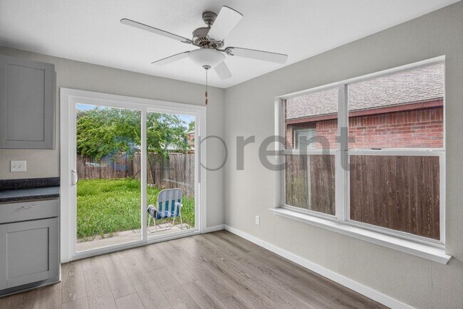 Building Photo - 10707 Shaenview