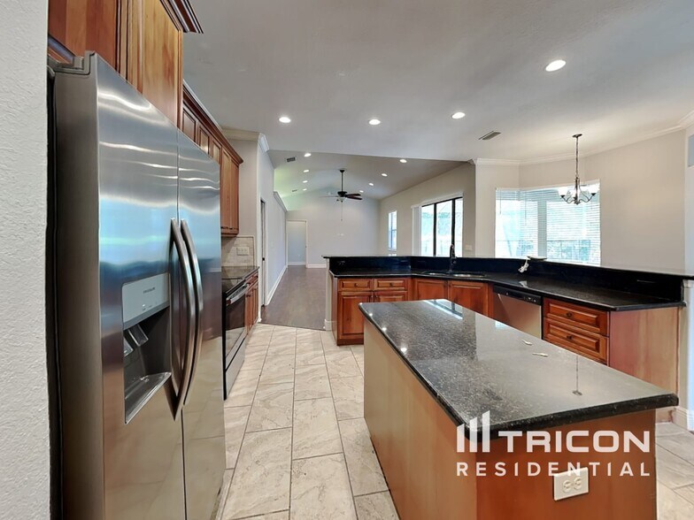 Building Photo - 2106 152nd Ct E