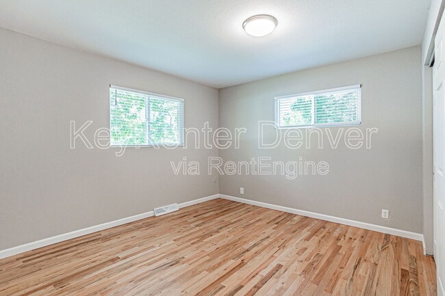 Building Photo - 3730 W Saratoga Ave